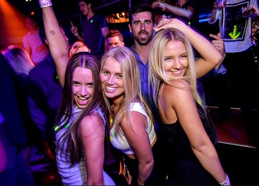 Australian female clubbers